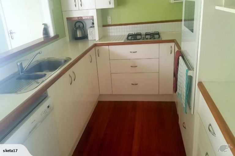 Photo of property in 43 Fendalton Crescent, Pinehaven, Upper Hutt, 5019