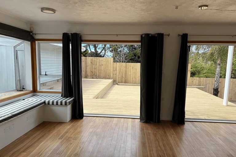 Photo of property in 65 Hebron Road, Waiake, Auckland, 0630