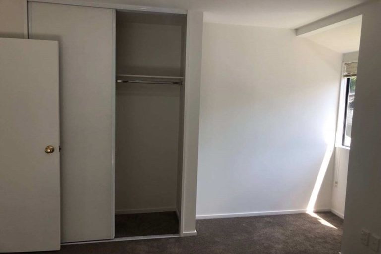 Photo of property in 3 Sun Place, Henderson, Auckland, 0612