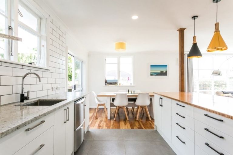 Photo of property in 2 Seddon Crescent, Marewa, Napier, 4110