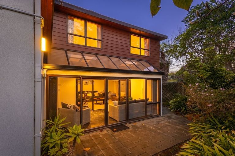 Photo of property in 10 Edgewater Street, Waikanae, 5036