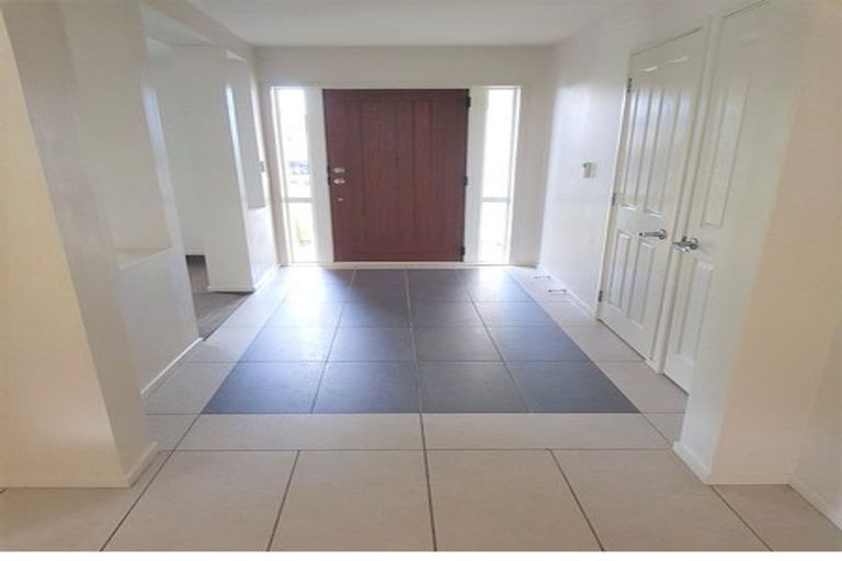 Photo of property in 48 Tongariro Drive, Aotea, Porirua, 5024