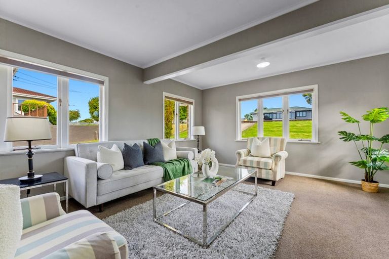 Photo of property in 1/66 Clevedon Road, Papakura, 2110