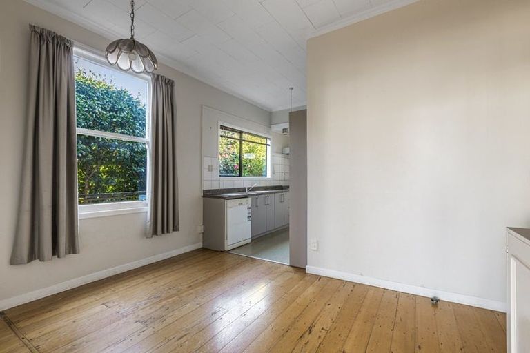 Photo of property in 1 Momona Road, Greenlane, Auckland, 1051