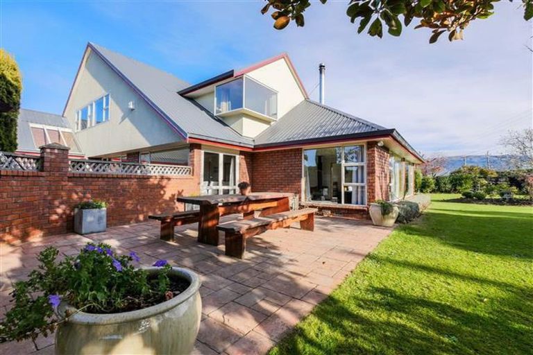 Photo of property in 9 Huntly Road, Outram, 9019