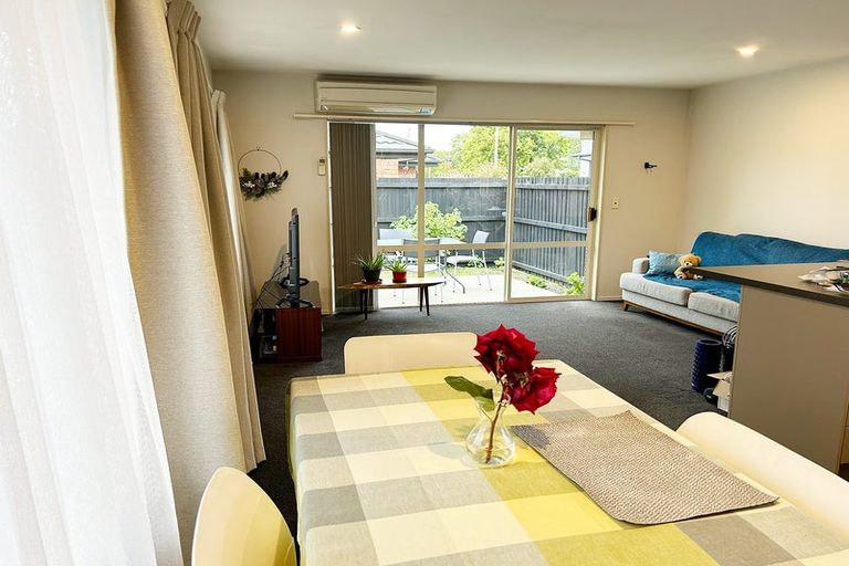 Photo of property in 2/76 Tennyson Street, Sydenham, Christchurch, 8023