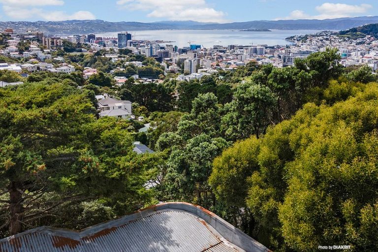 Photo of property in 94 Mortimer Terrace, Brooklyn, Wellington, 6021