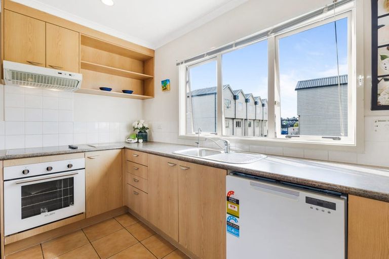 Photo of property in 10/4 Keeling Road, Henderson, Auckland, 0612