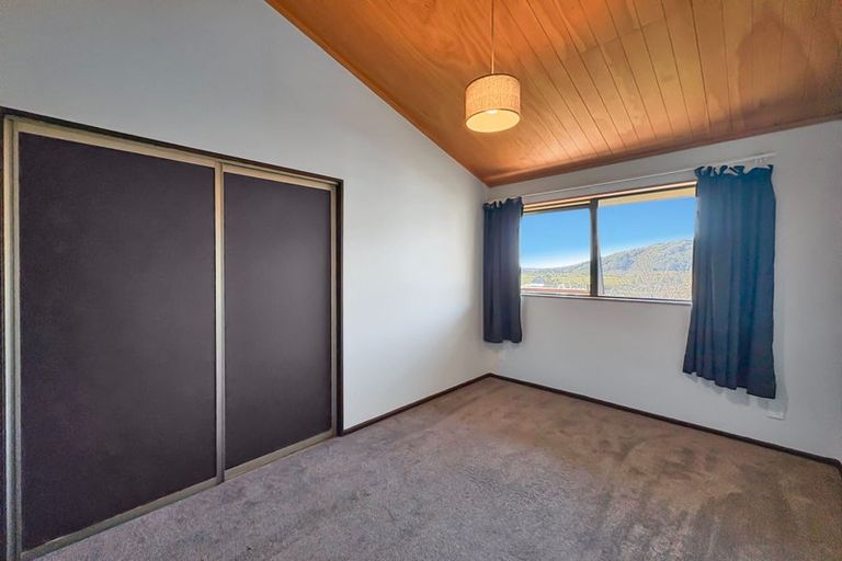 Photo of property in 18 Flinders Road, Heathcote Valley, Christchurch, 8022