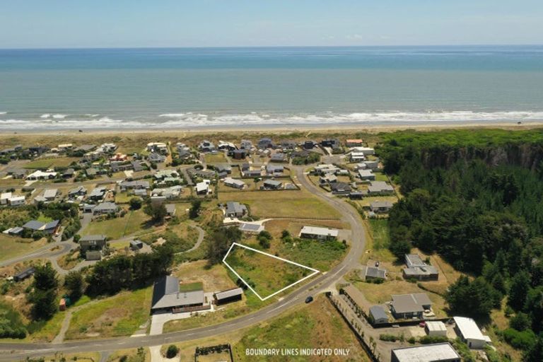 Photo of property in 213 Park Avenue, Waitarere Beach, Levin, 5510