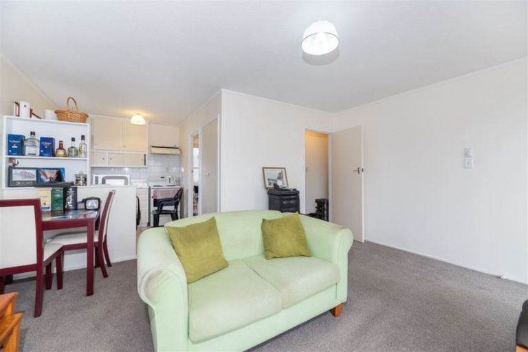 Photo of property in 2/6 Miro Street, New Lynn, Auckland, 0600