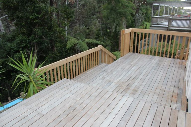 Photo of property in 5 Saddleback Rise, Murrays Bay, Auckland, 0630