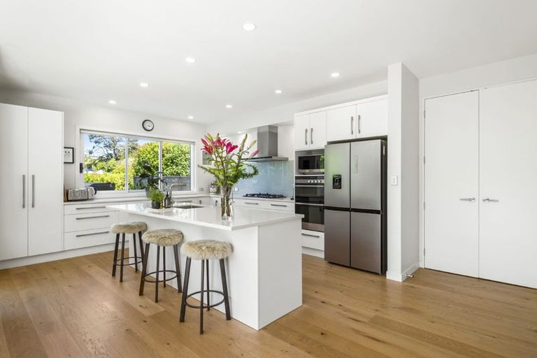 Photo of property in 8 Tree Fern Trail, Campbells Bay, Auckland, 0630