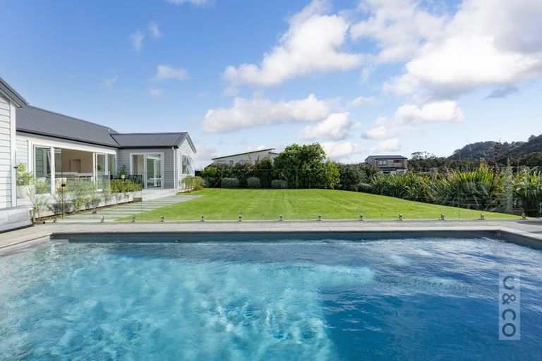 Photo of property in 44 Fruitlands Road, Kumeu, 0810