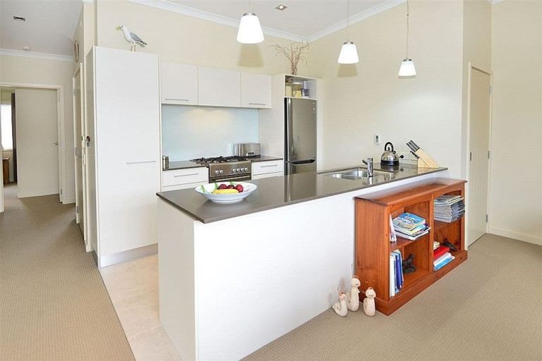 Photo of property in 42 Parkside Drive, Orewa, 0931