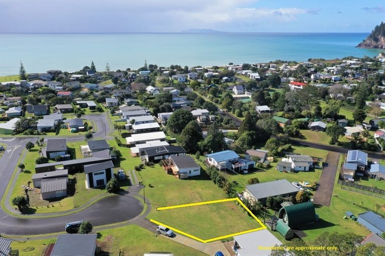 Photo of property in 15 Ross Place, Whiritoa, Whangamata, 3691