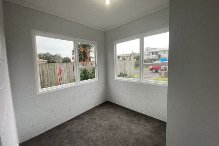 Photo of property in 52 Cramond Drive, Mangere East, Auckland, 2024