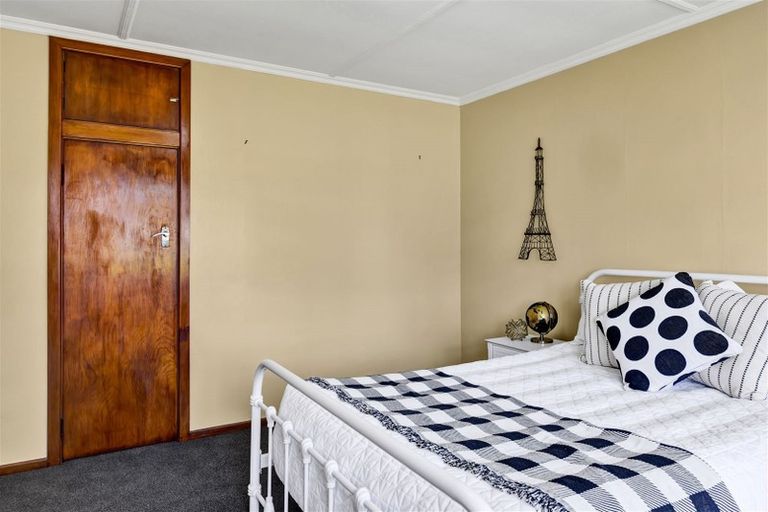 Photo of property in 84 Broadway, Waitara, 4320