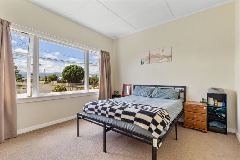 Photo of property in 13 Winchester Street, Levin, 5510