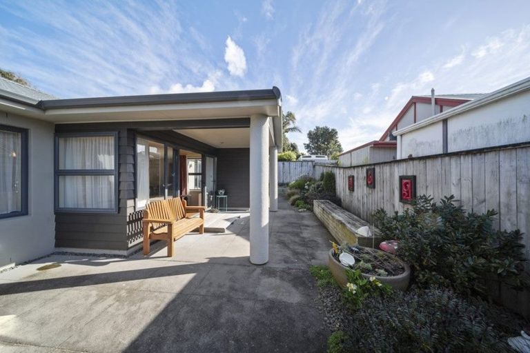 Photo of property in 44a Fitzroy Road, Fitzroy, New Plymouth, 4312