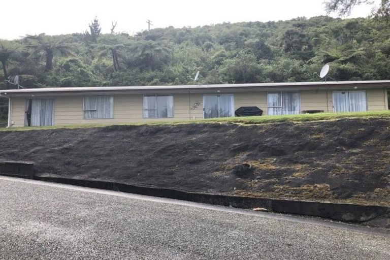 Photo of property in 51a-b Murray Street, Greymouth, 7805