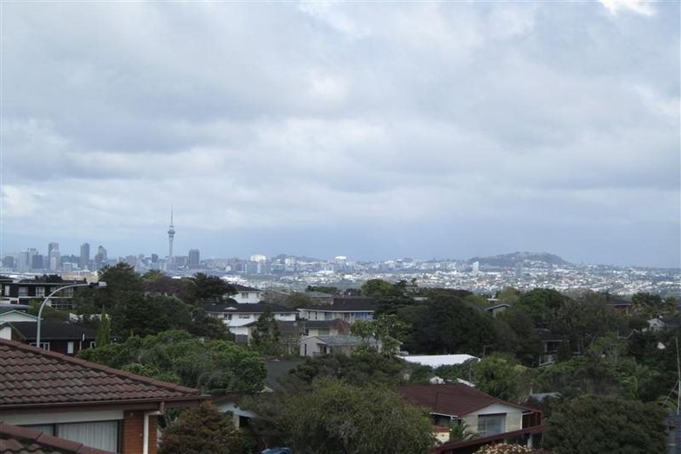 Photo of property in 53 Chelsea View Drive, Chatswood, Auckland, 0626