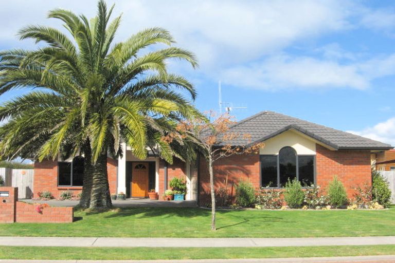 Photo of property in 43 Kahira Crescent, Papamoa Beach, Papamoa, 3118