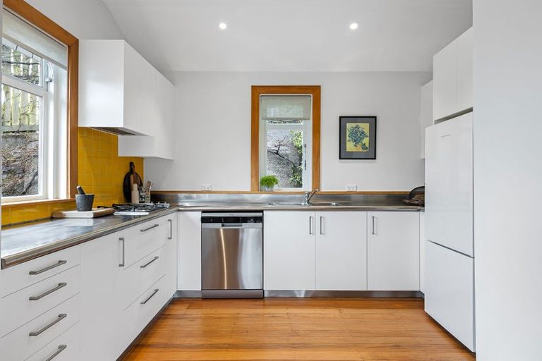Photo of property in 4 Hackthorne Road, Cashmere, Christchurch, 8022