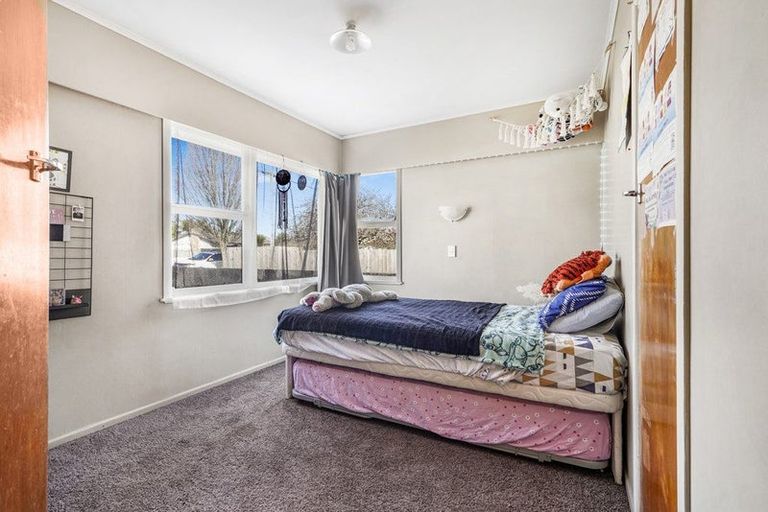 Photo of property in 24 Cotton Street, St Andrews, Hamilton, 3200