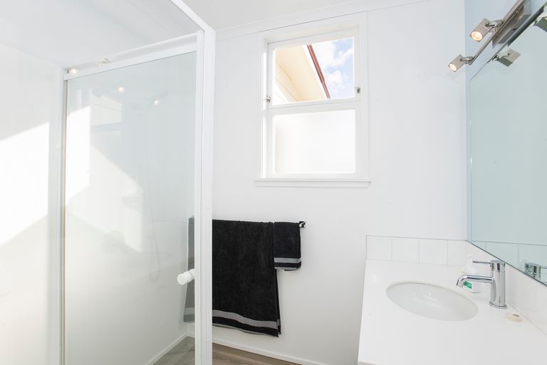 Photo of property in 33 Carnarvon Street, Gisborne, 4010