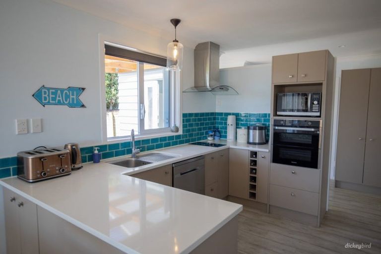 Photo of property in 6 Gilmour Street, Raglan, 3225