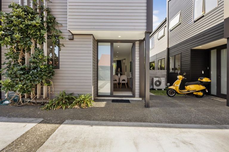 Photo of property in 5/74 Derwent Street, Island Bay, Wellington, 6023