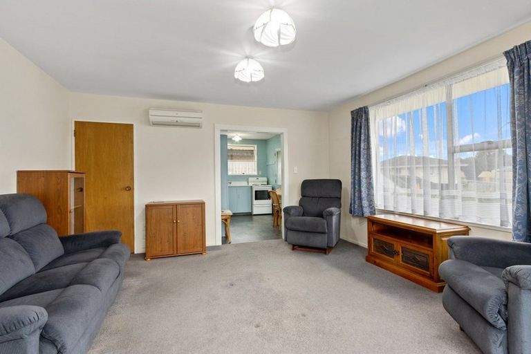 Photo of property in 1/18 Leonie Place, Aranui, Christchurch, 8061