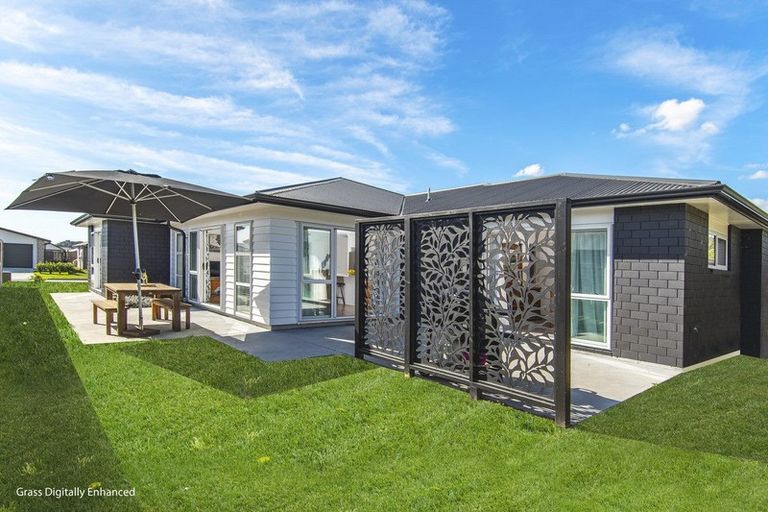 Photo of property in 53 Awataha Crescent, Pyes Pa, Tauranga, 3110
