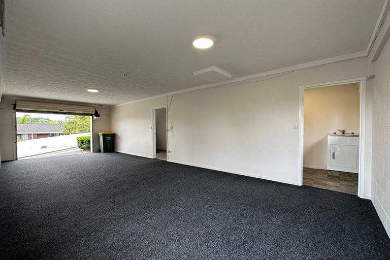 Photo of property in 2/51 Nigel Road, Browns Bay, Auckland, 0630