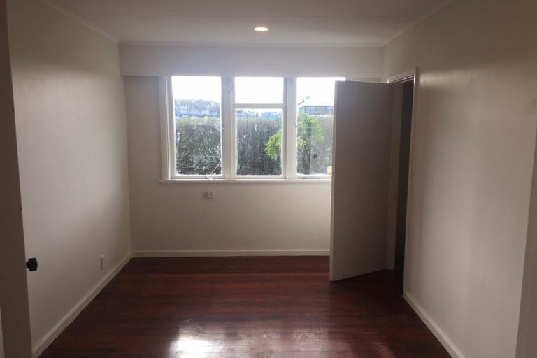 Photo of property in 43 Miranda Street, Avondale, Auckland, 0600