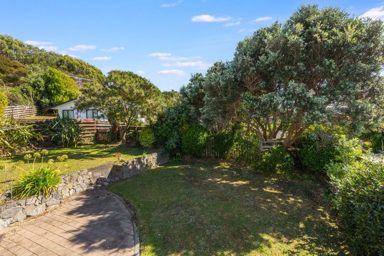 Photo of property in 16 Parkinson Close, Whitby, Porirua, 5024
