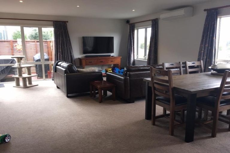 Photo of property in 4 Kaweka Close, Aotea, Porirua, 5024