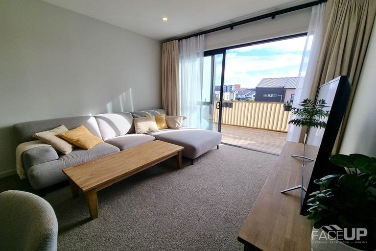 Photo of property in 5/3 Genevieve Lane, Hobsonville, Auckland, 0616
