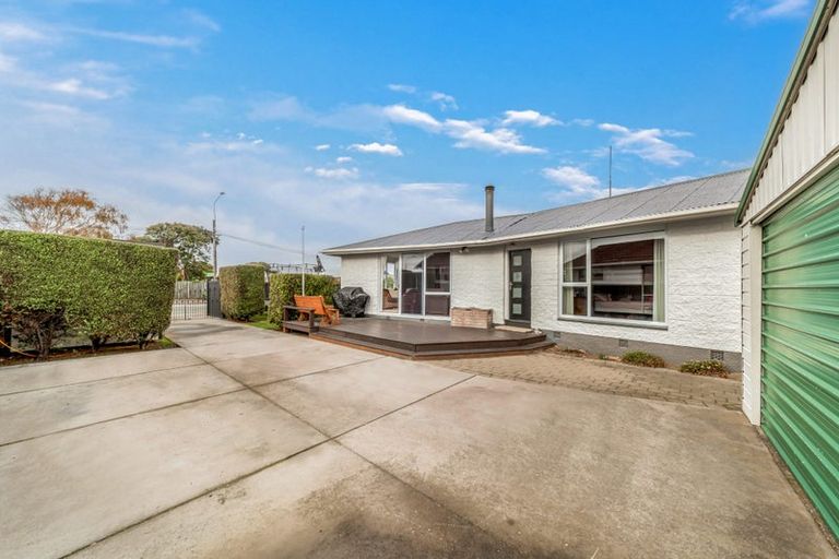 Photo of property in 20 Inwoods Road, Parklands, Christchurch, 8083