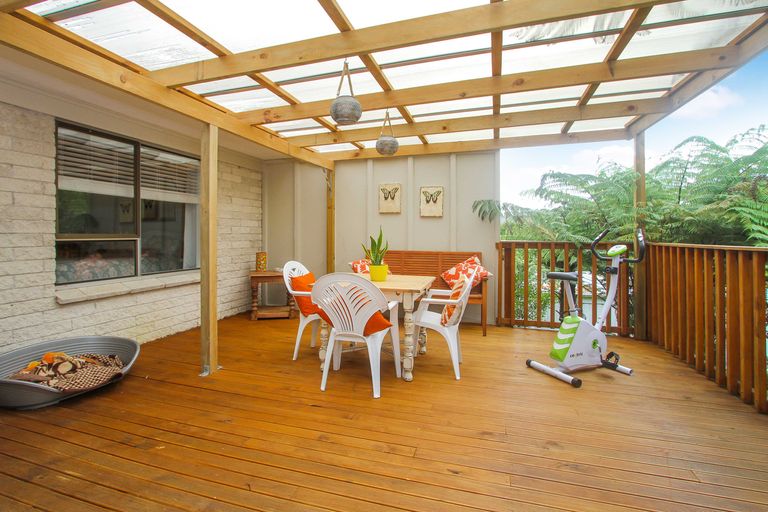 Photo of property in 2/39a Hebron Road, Waiake, Auckland, 0630