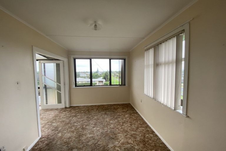 Photo of property in 75 Mould Street, Waitara, 4320