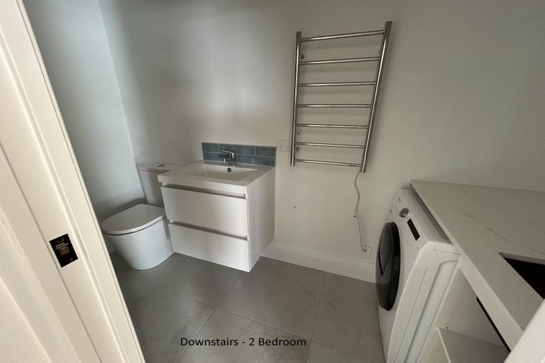 Photo of property in 10a Oriental Terrace, Mount Victoria, Wellington, 6011