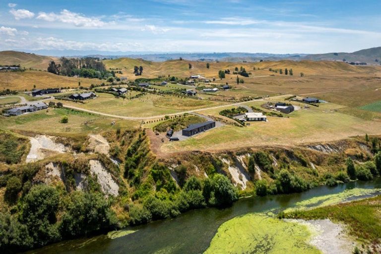 Photo of property in 8 Riverview Drive, Otane, 4277