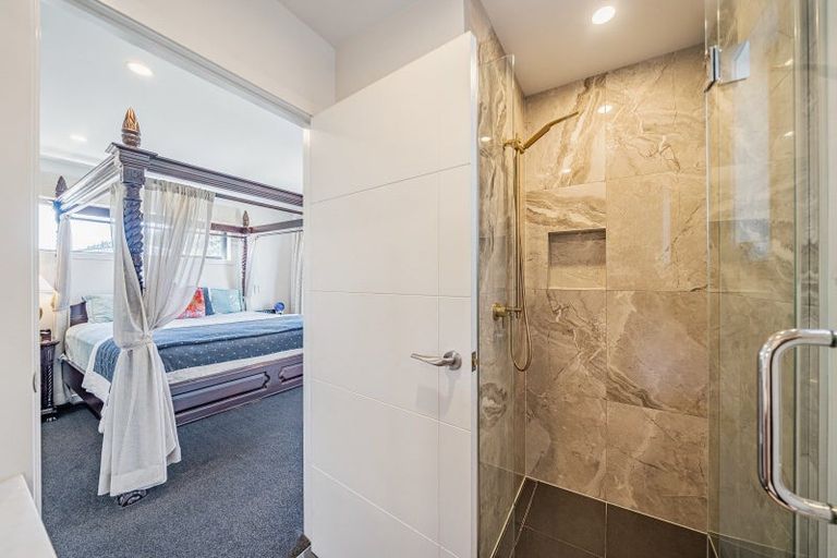 Photo of property in 3 Cirrus Close, Newlands, Wellington, 6037