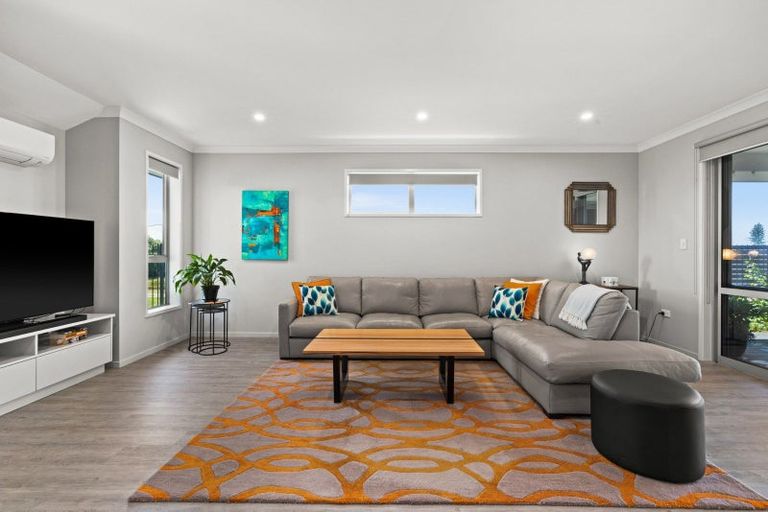 Photo of property in 18 Ruakituri Place, Te Awa, Napier, 4110