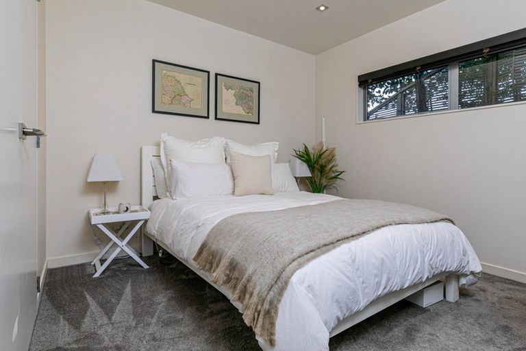 Photo of property in 20a Hebron Road, Waiake, Auckland, 0630