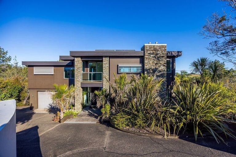 Photo of property in 106 Hillcrest Road, Hatfields Beach, Orewa, 0931