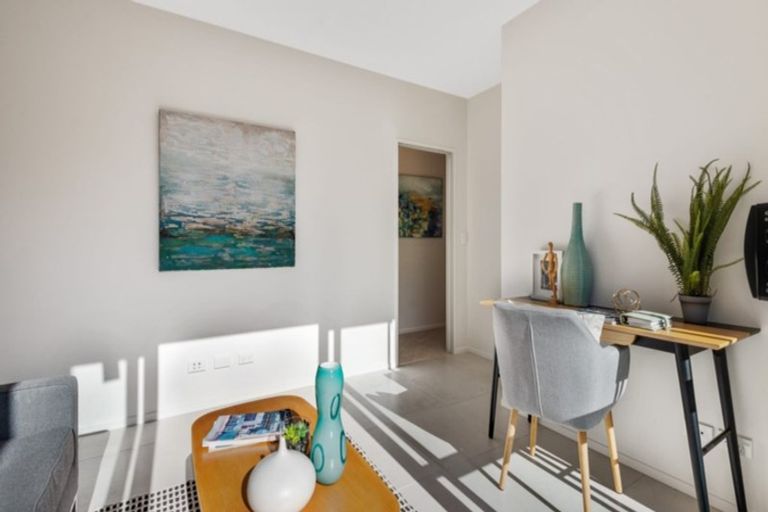 Photo of property in 35 Pepene Avenue, Takanini, 2112