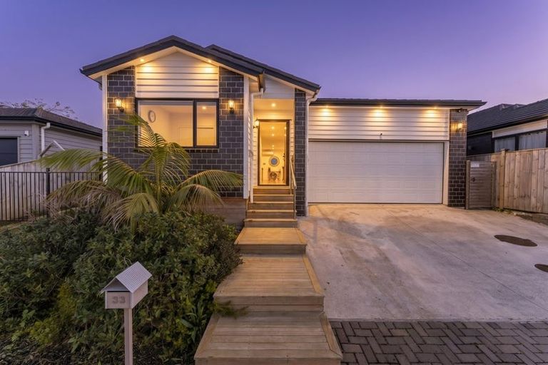 Photo of property in 33 Farranfore Road, Opaheke, Papakura, 2113